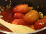 Кюфтета от извара с доматен сос 6
